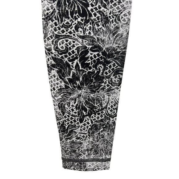 Lululemon Wunder Under High-Rise Leggings Size 4 Black & White Floral Pattern - Picture 3 of 4